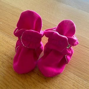 Zutano: Hot pink & striped pink/white booties, worn once, size 3M